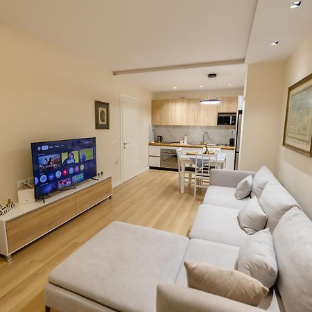 Luxury Center Observatori Apartment Tirana Zewnętrze zdjęcie