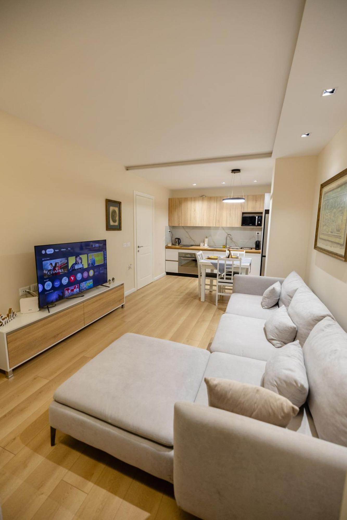 Luxury Center Observatori Apartment Tirana Zewnętrze zdjęcie