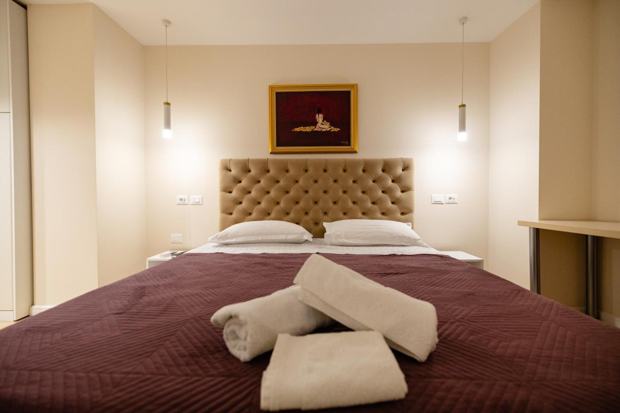 Luxury Center Observatori Apartment Tirana Zewnętrze zdjęcie