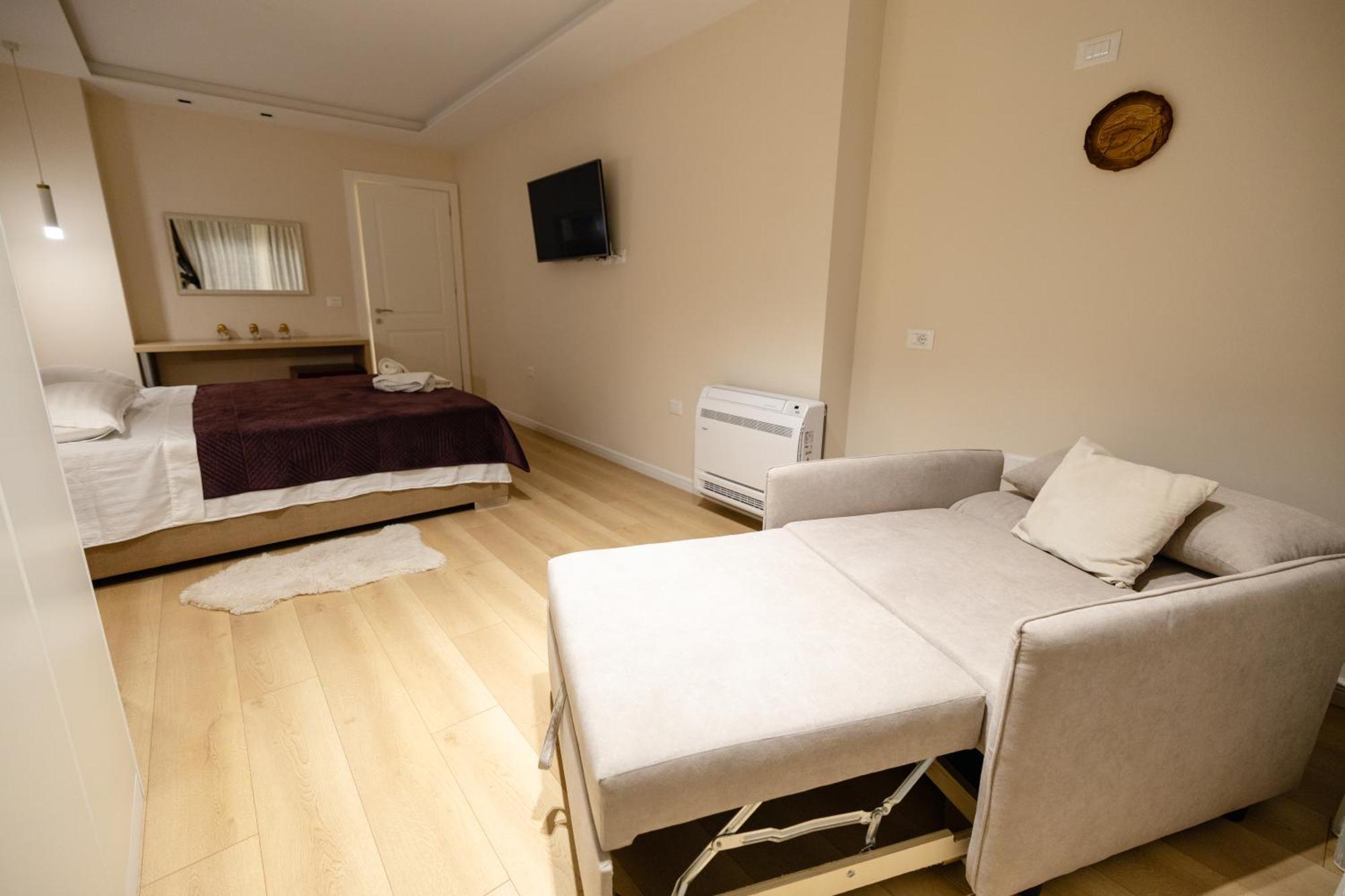 Luxury Center Observatori Apartment Tirana Zewnętrze zdjęcie