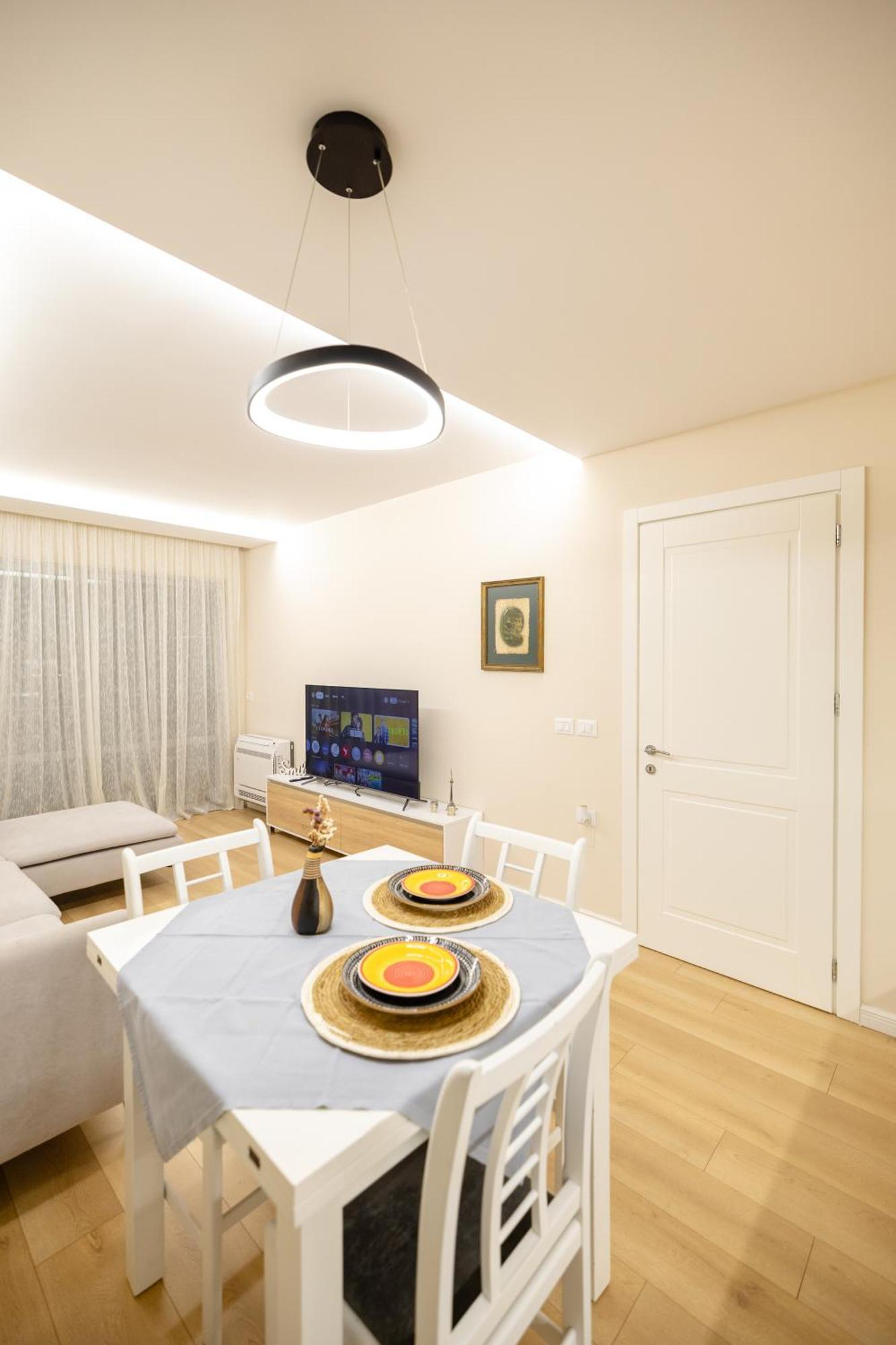 Luxury Center Observatori Apartment Tirana Zewnętrze zdjęcie
