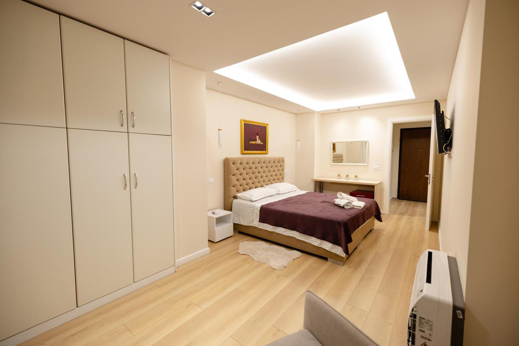 Luxury Center Observatori Apartment Tirana Zewnętrze zdjęcie